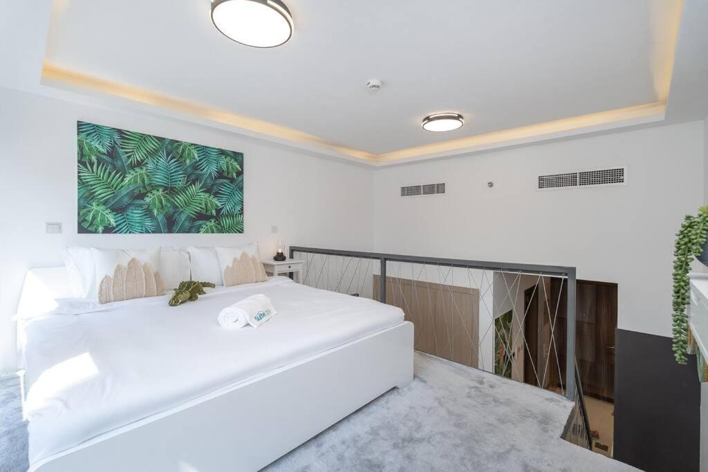 Tropical Loft With Working Station In Jvc * Dubaï
