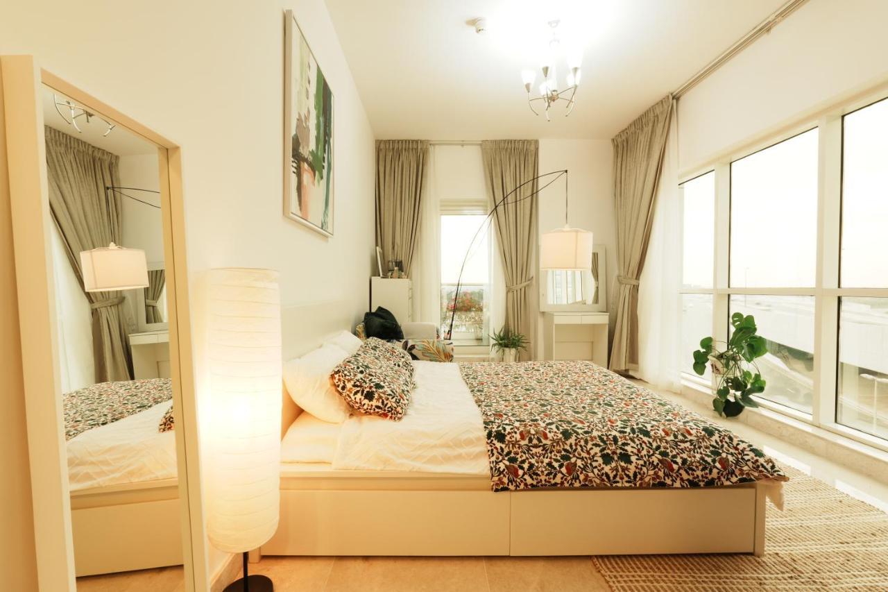 Cozy Spacious Near Downtown Apartemen Dubai