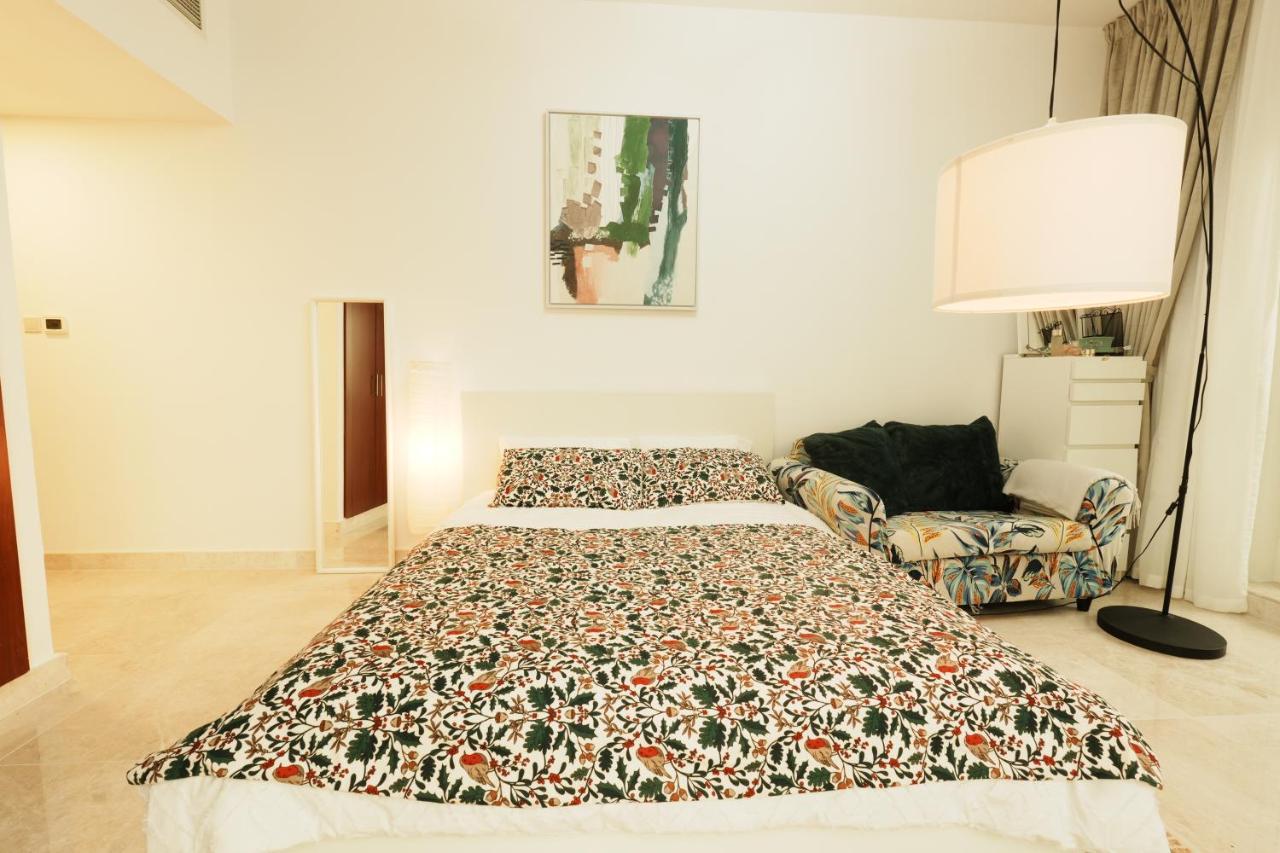 Cozy Spacious Near Downtown Apartemen *