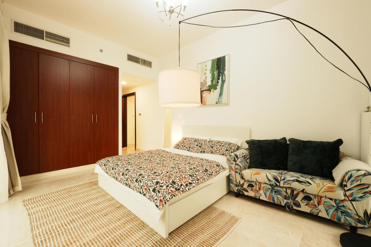 Apartemen Cozy Spacious Near Downtown *