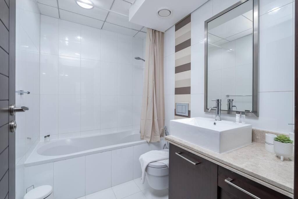 Apartamento Vogue Downtown - Boulevard Tower - Burj Khalifa View Dubái
