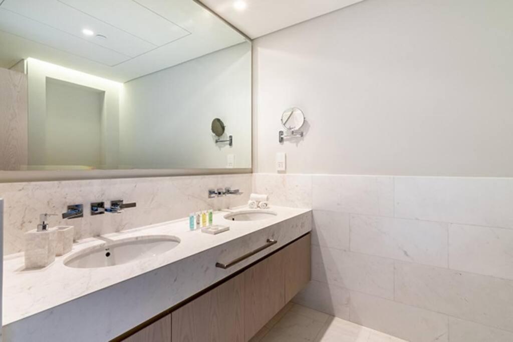 Coastal Paradise, In Palm Tower With Unparalleled Sea, Palm Views * Dubai