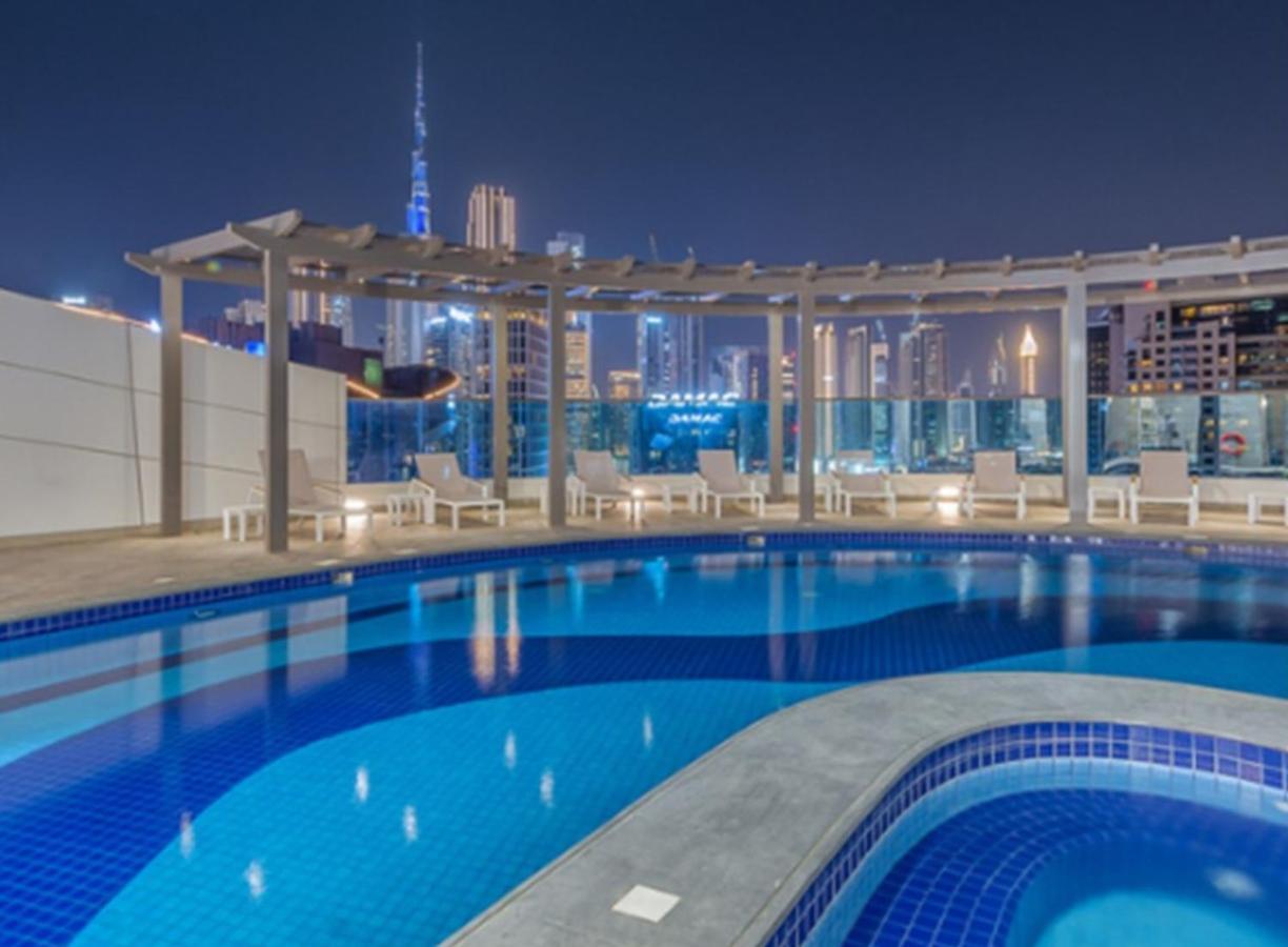 Elegant 2br View With Rooftop Pool The Bay Apartamento *