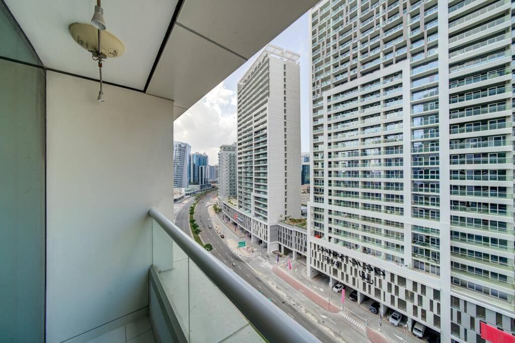 Luxurious Amenities * Dubai
