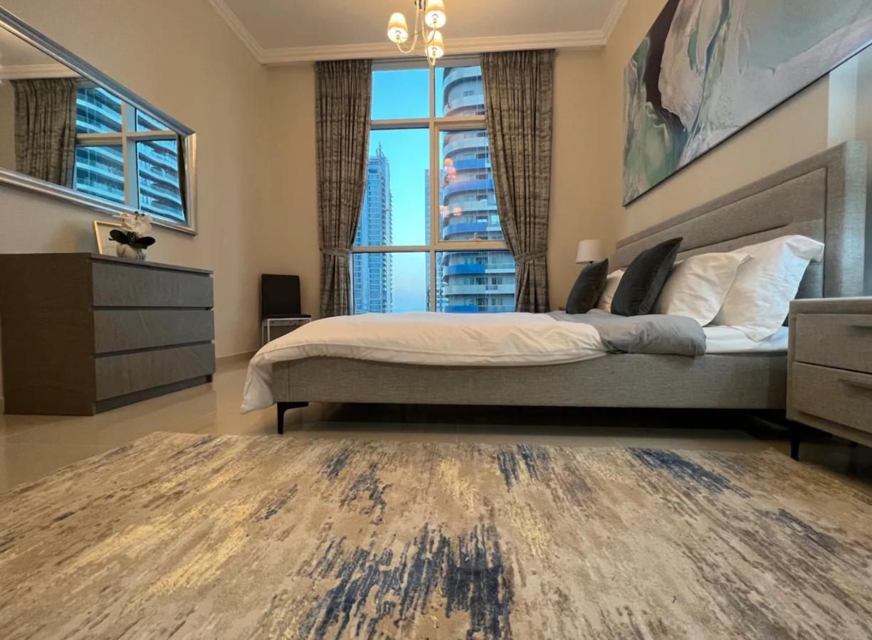 Apartemen Next To Burj Khalifa & Mall Long Term Available! Send Message *