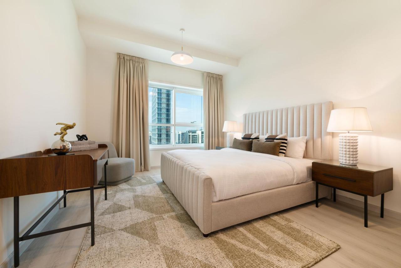 Maison Privee - Millennium Executive Tower Apartment Dubai
