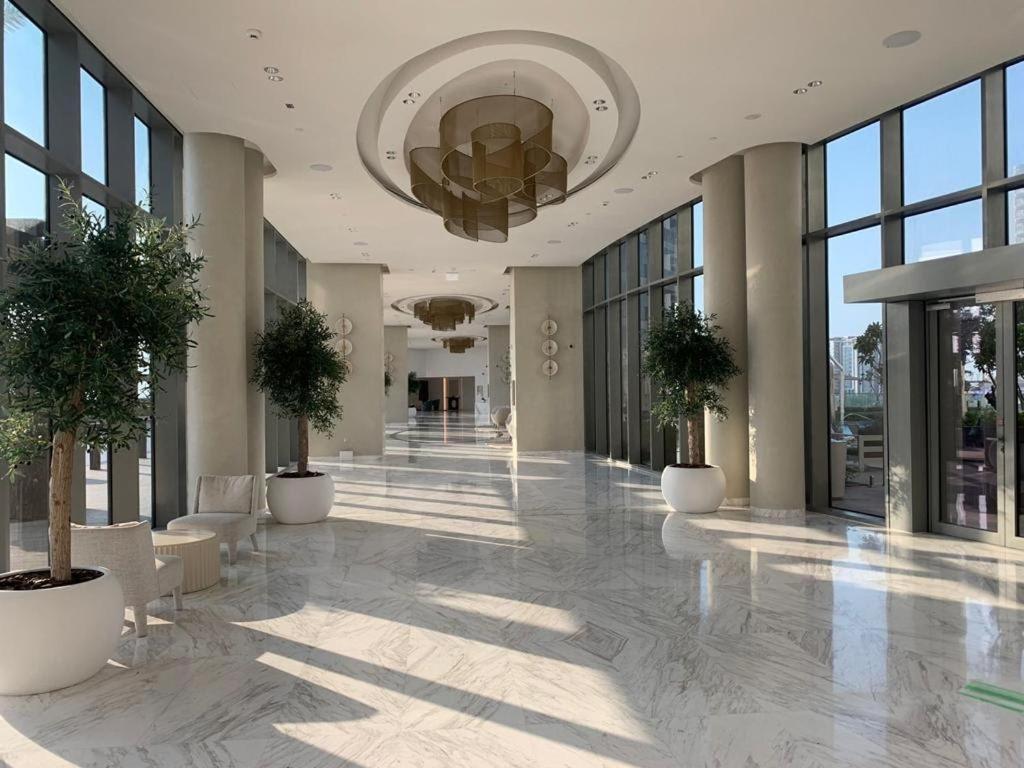 52-42 Marina Apartment Dubai
