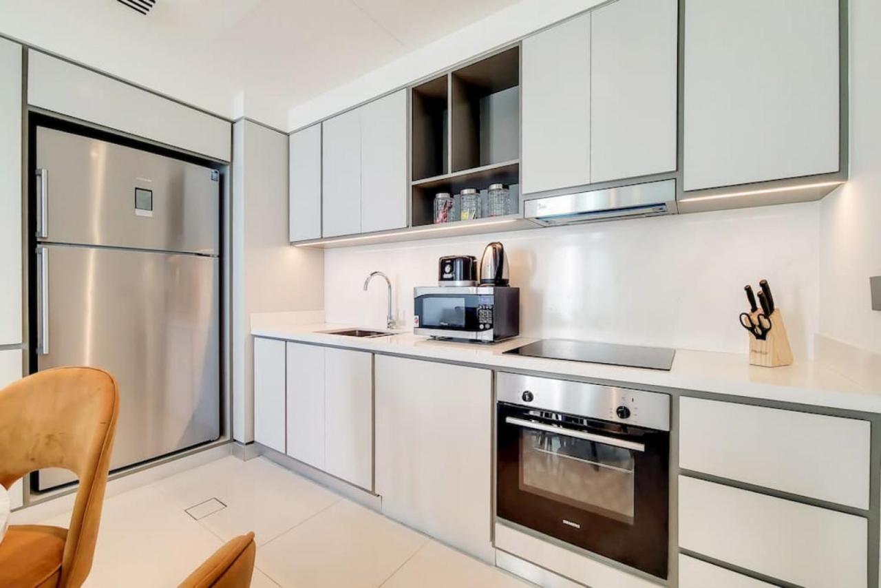 Sunrise Bay 2 - Chic Two Bedroom Dubaï