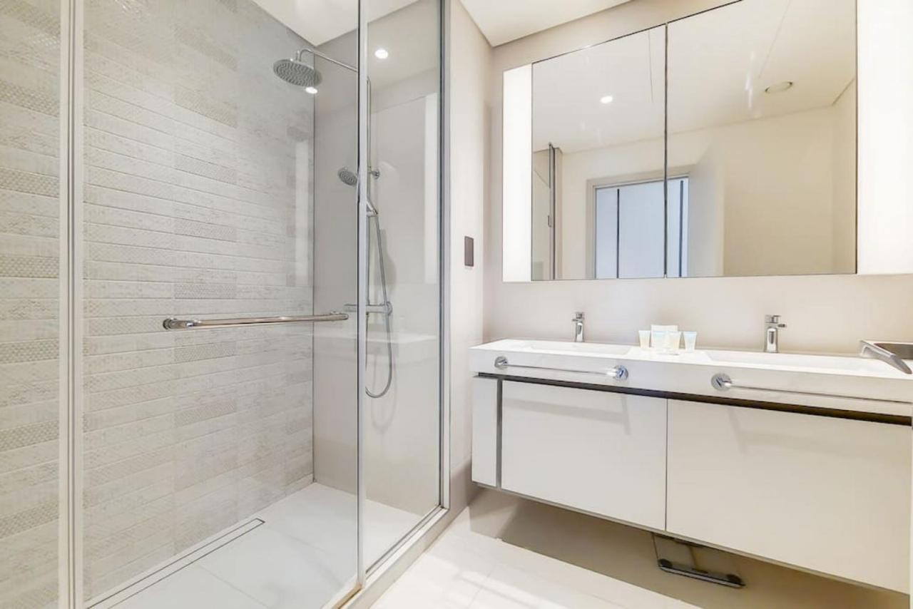 Sunrise Bay 2 - Chic Two Bedroom * Dubaï