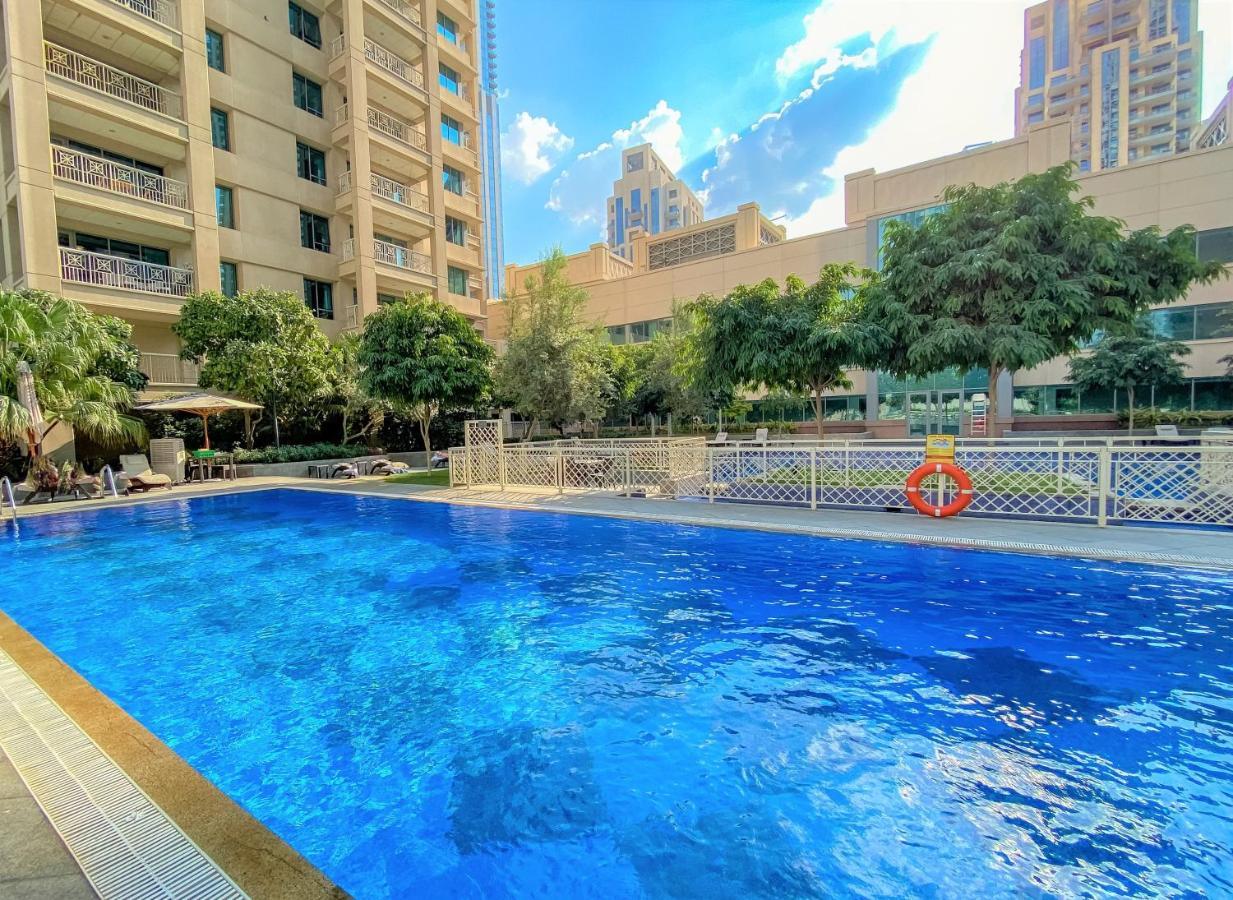 Apartemen Luxury Burj Khalifa & Fountain View Apt Downtown Dubai