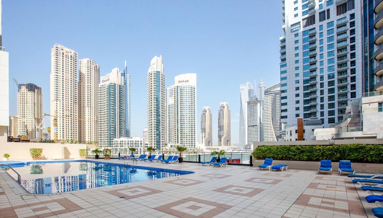 Canal View In Marina *