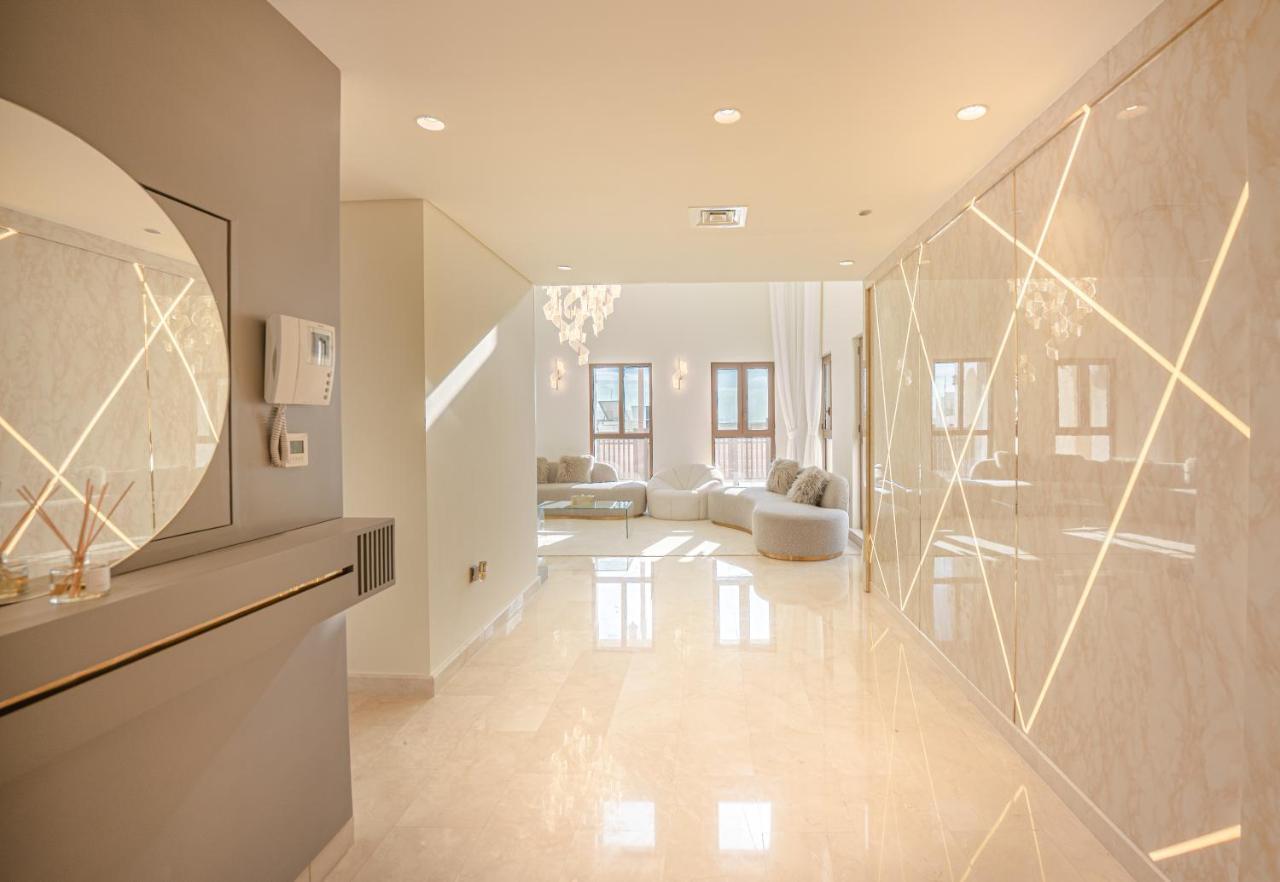 Maison Privee - Luxury Palm Penthouse With Beach & Sea View