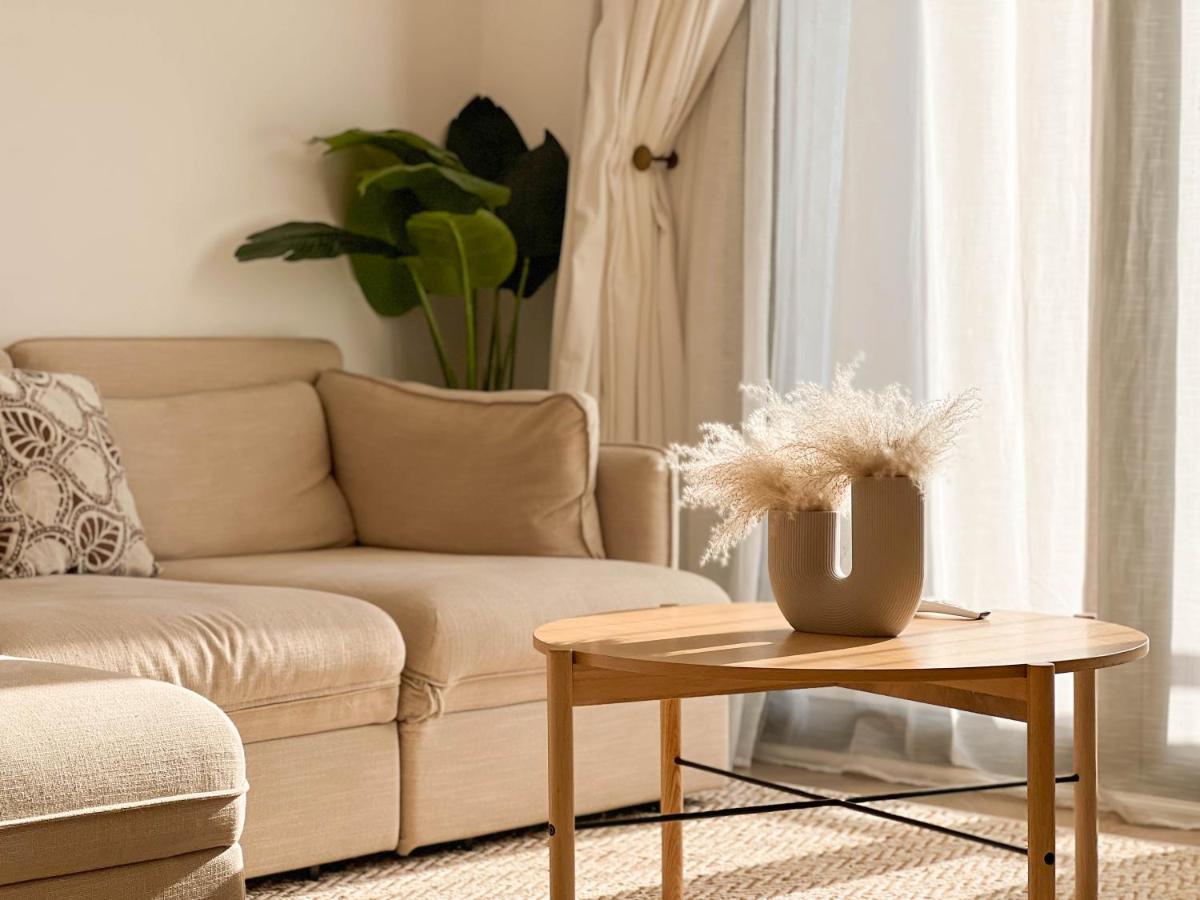 Bright And Spacious 2 Bedroom With Private Balcony Apartamento *