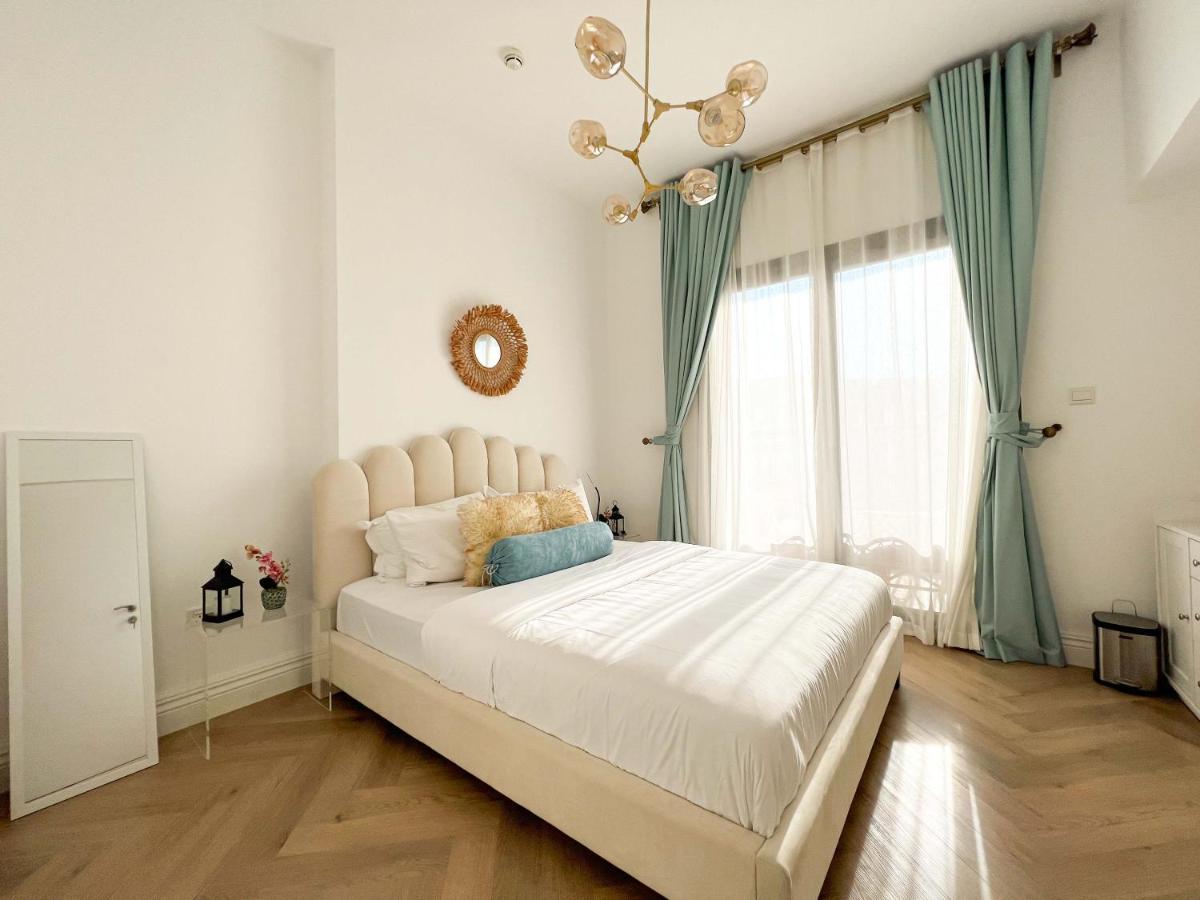 Apartamento Bright And Spacious 2 Bedroom With Private Balcony Dubái