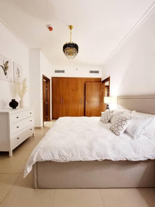 Spectacular Downtown T1-34 Apartment *
