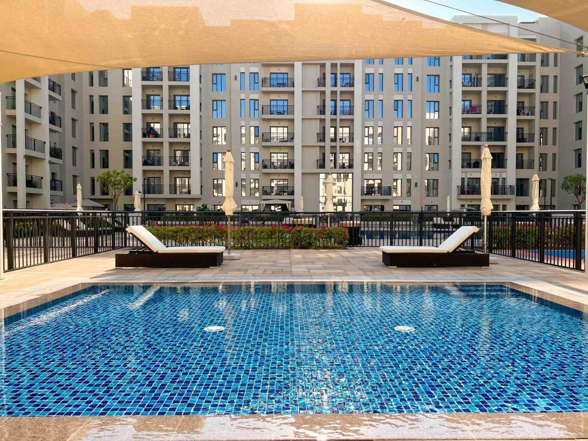 Apartamento Bright And Spacious 2 Bedroom With Private Balcony Dubái