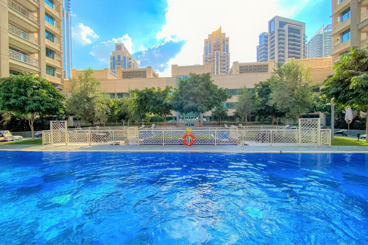 Luxury Burj Khalifa & Fountain View Apt Downtown *