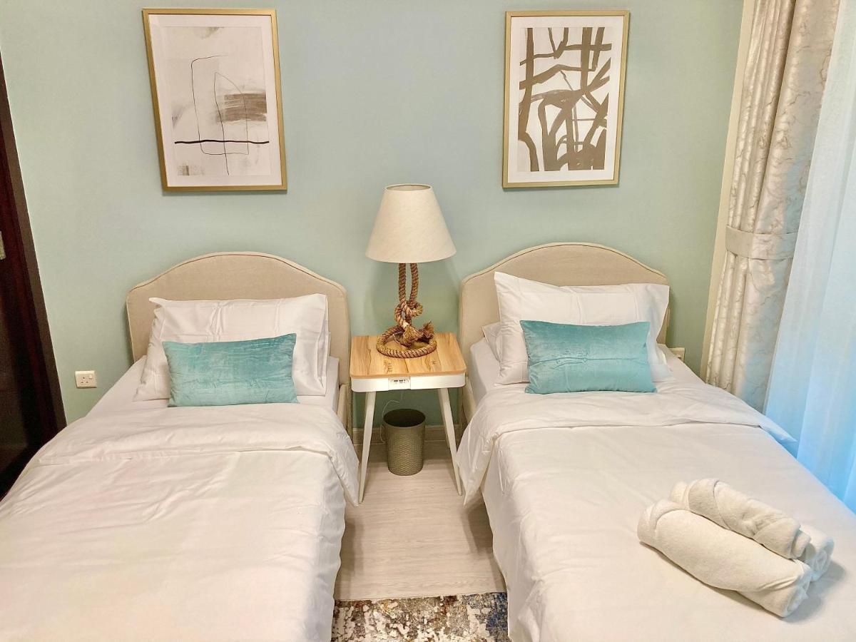 White Sage - Lakefront Amidst Parks With Access Appartement