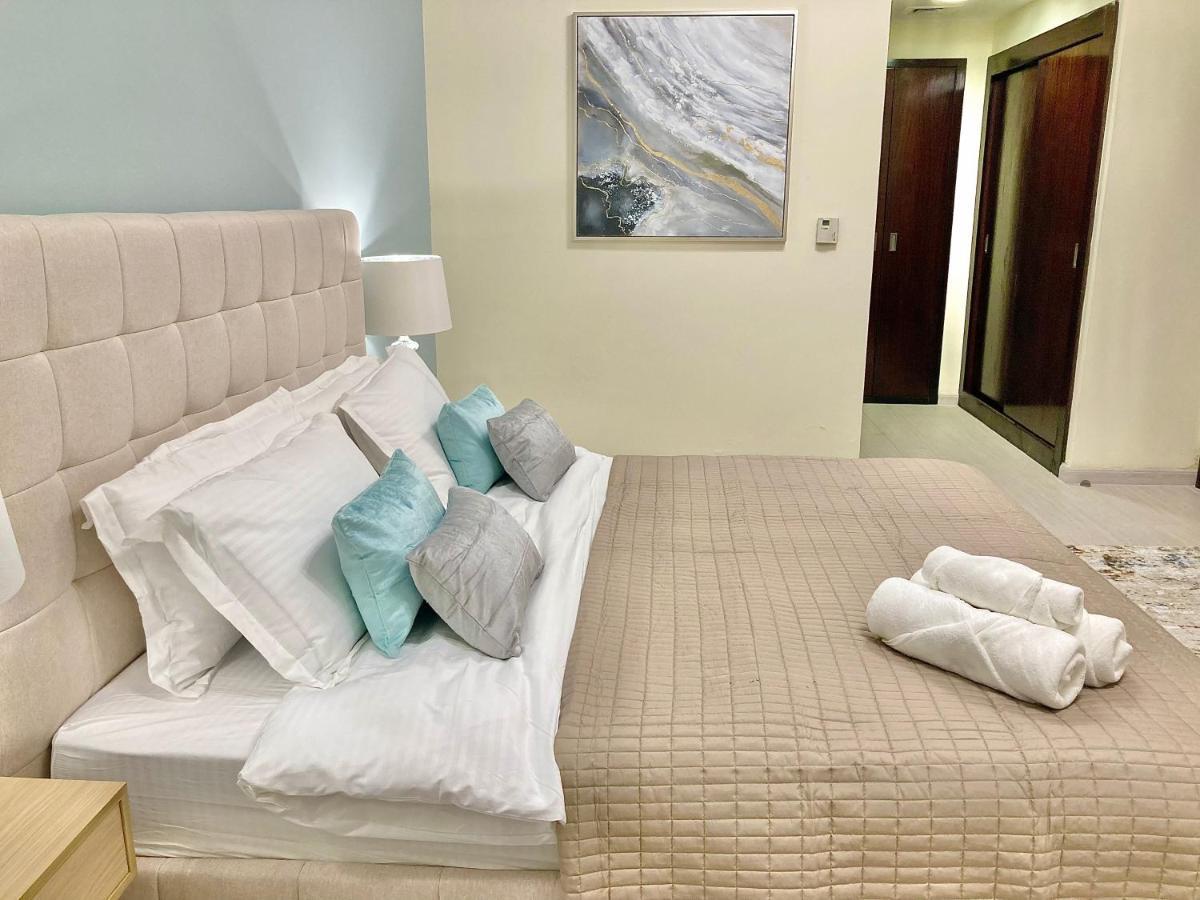 White Sage - Lakefront Amidst Parks With Access