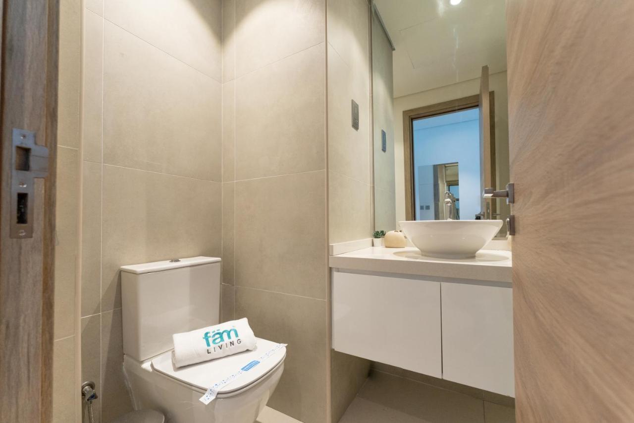 Fam Living - Marina Marvel - With Breathtaking Views In One Tower Apartment *