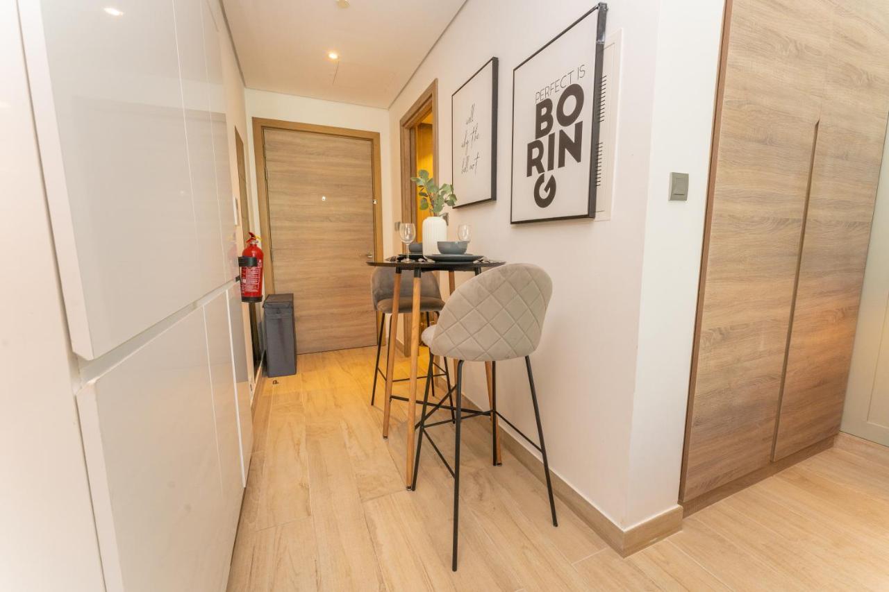 Fam Living - Marina Marvel - With Breathtaking Views In One Tower Apartment