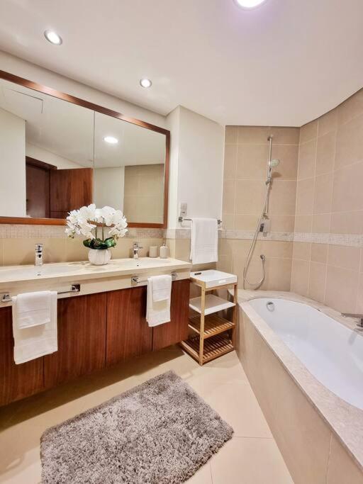 Spectacular Downtown T1-34 Apartment Dubai
