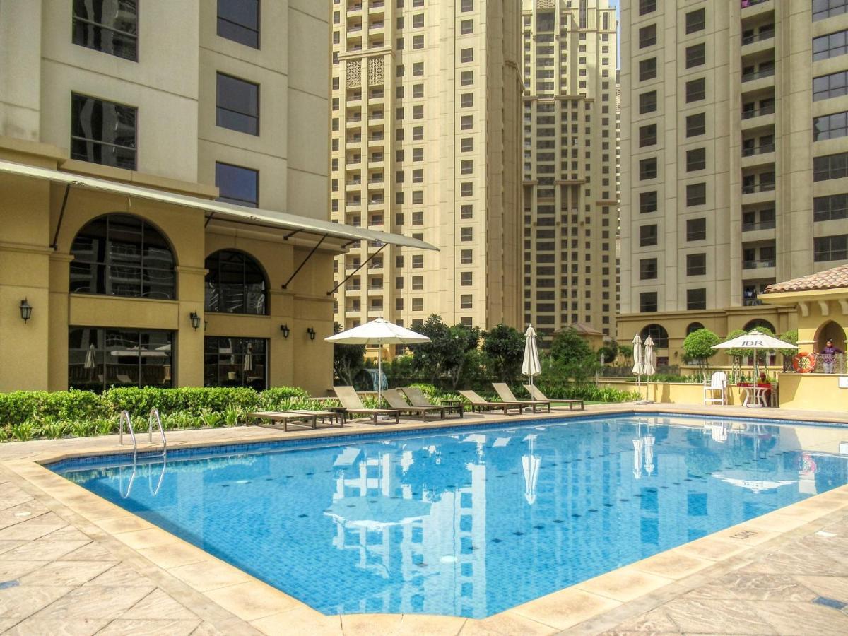 Apartemen Alluring 2-br Apt Near Beach At Sadaf 1 With Marina View *