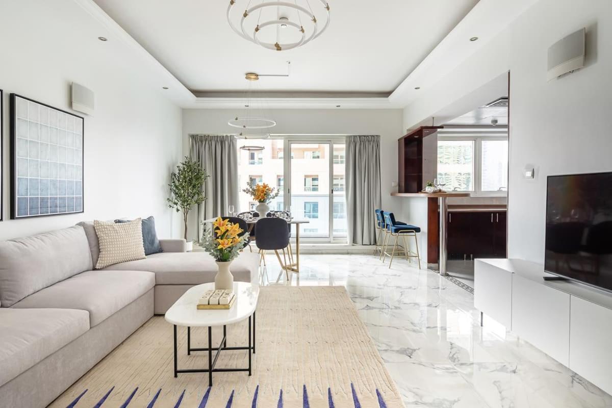 Frank Porter - Opal Tower Appartement Dubai