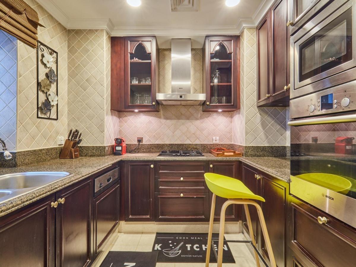 Burj Khalifa Partial View Peak Living Luxury 2br Souk Al-bahar Beside Mall-golden Homes Apartament