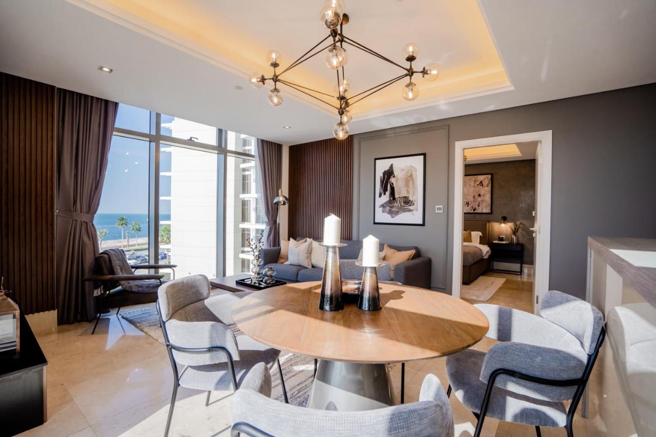 Luxurious Palm Jumeirah With Sea Views Apartamento Dubái