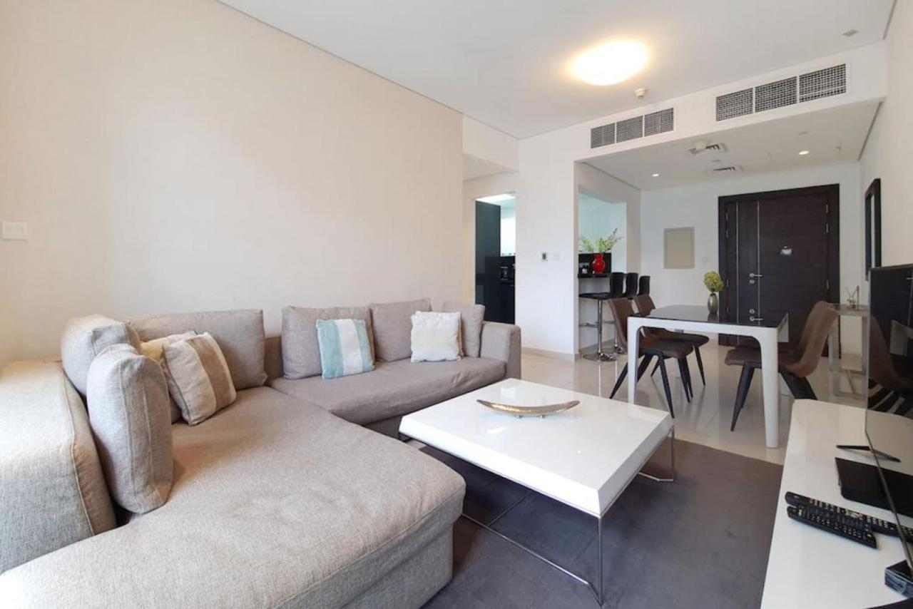 Apartamento Silverene Tower B, Marina - Vibrant Two Bedroom Dubái