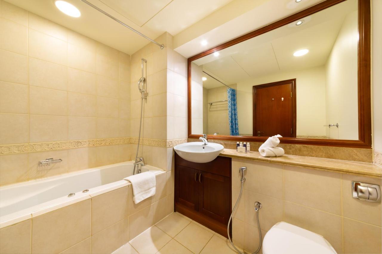 Maison Privee - Stunning Waterfront Apt With Marina View Nxt To Apartment Dubai