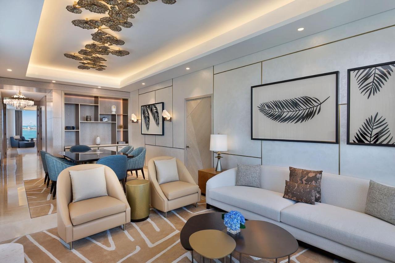 The St. Regis Dubai, The Palm Hotel