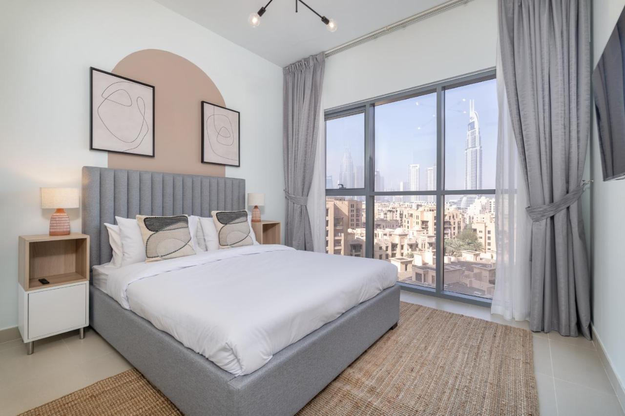 Luxe & Modern Two Bedroom Downtown - Close To Burj Khalifa & The Mall By Sojo Dubái
