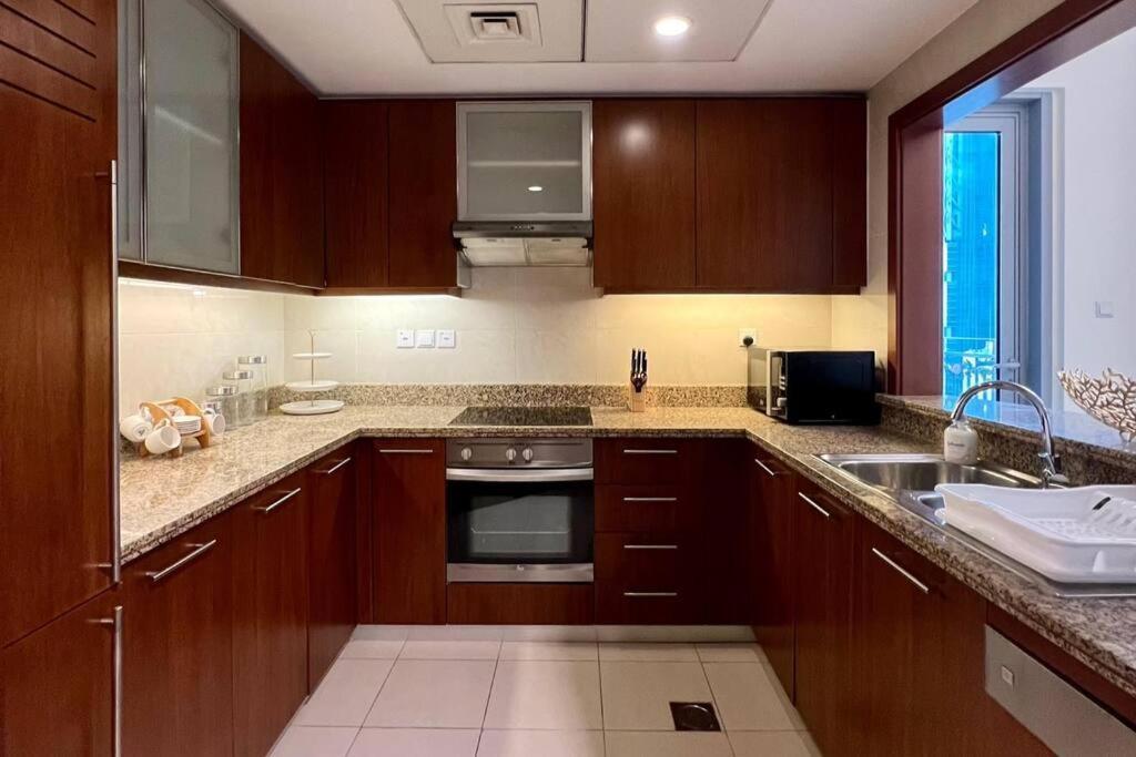 In Downtown Dubai, 3min Walk To Burj Khalifa & Mall Appartamento