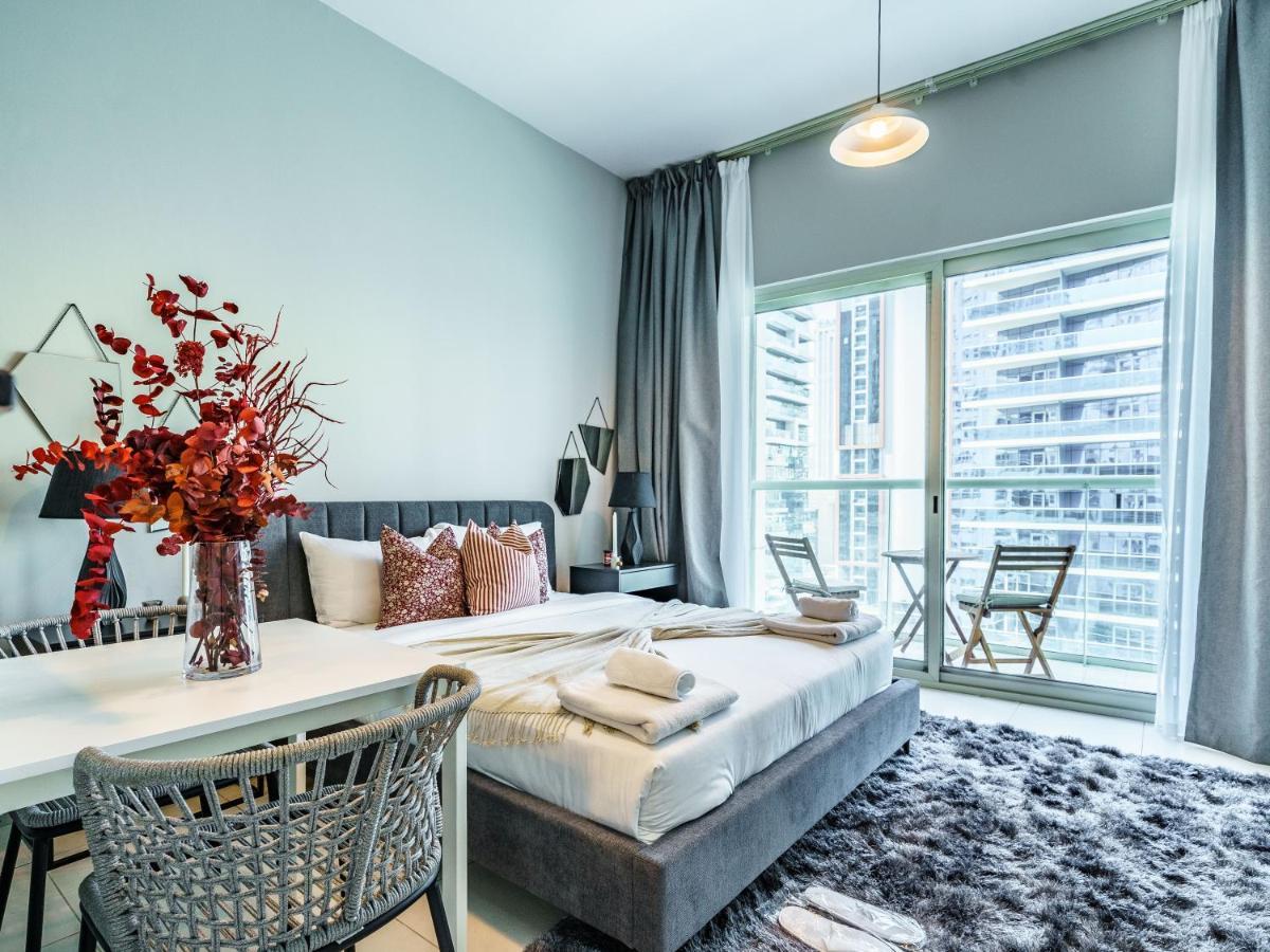 Appartement Sweeping Marina View Near The Metro Station