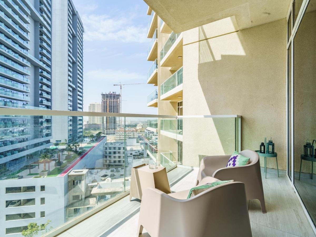 Luxury With Pool View In Vibrant Community Dubaï