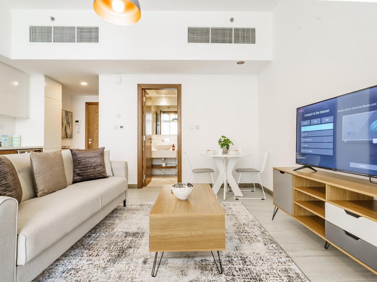 Luxury With Pool View In Vibrant Community * Dubaï