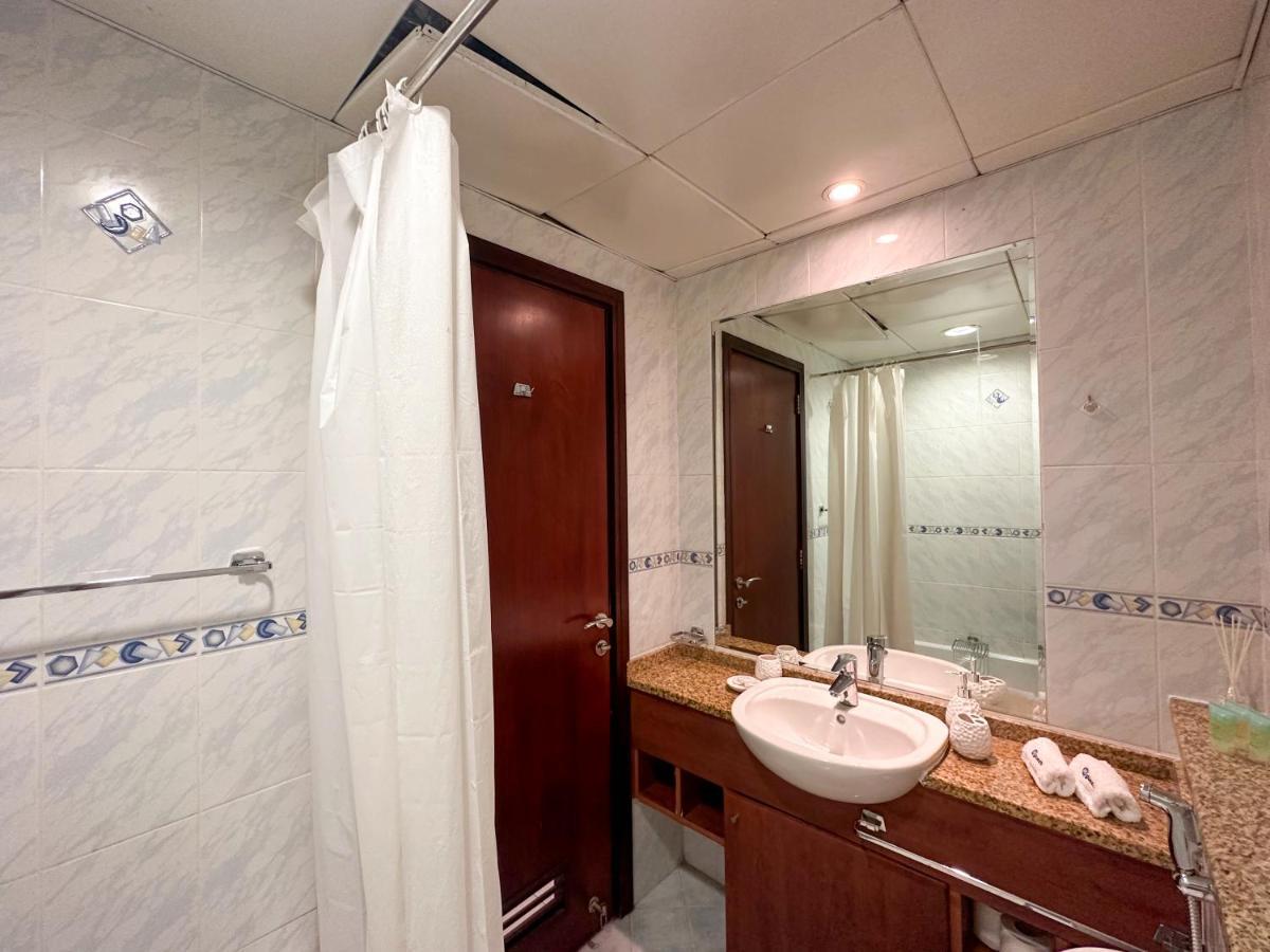 Apartemen Higuests - Lake-view Studio In Vibrant Area In Jlt *