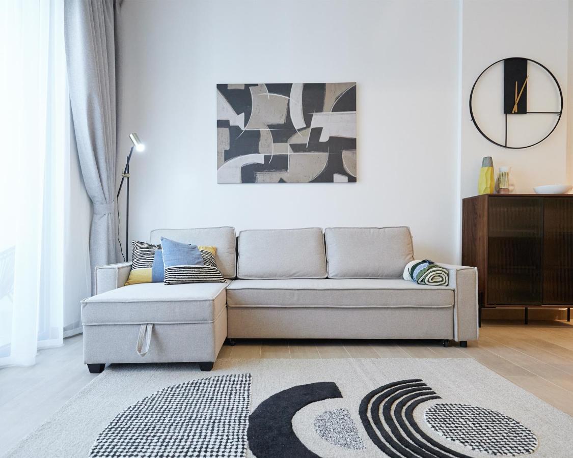 Stunning One Bedroom In Port De La Mer Apartemen
