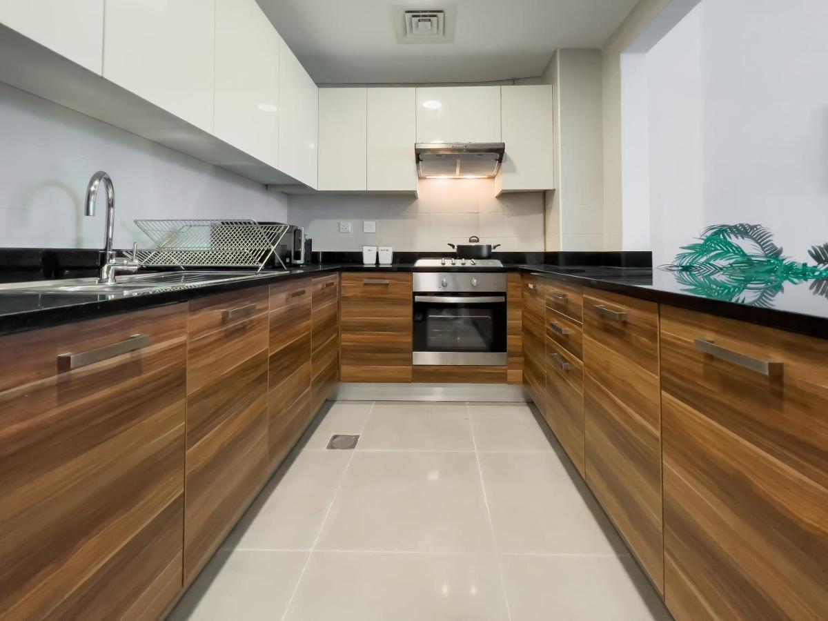 Fam Living - Marina - Steps Away From The Beach Dubái