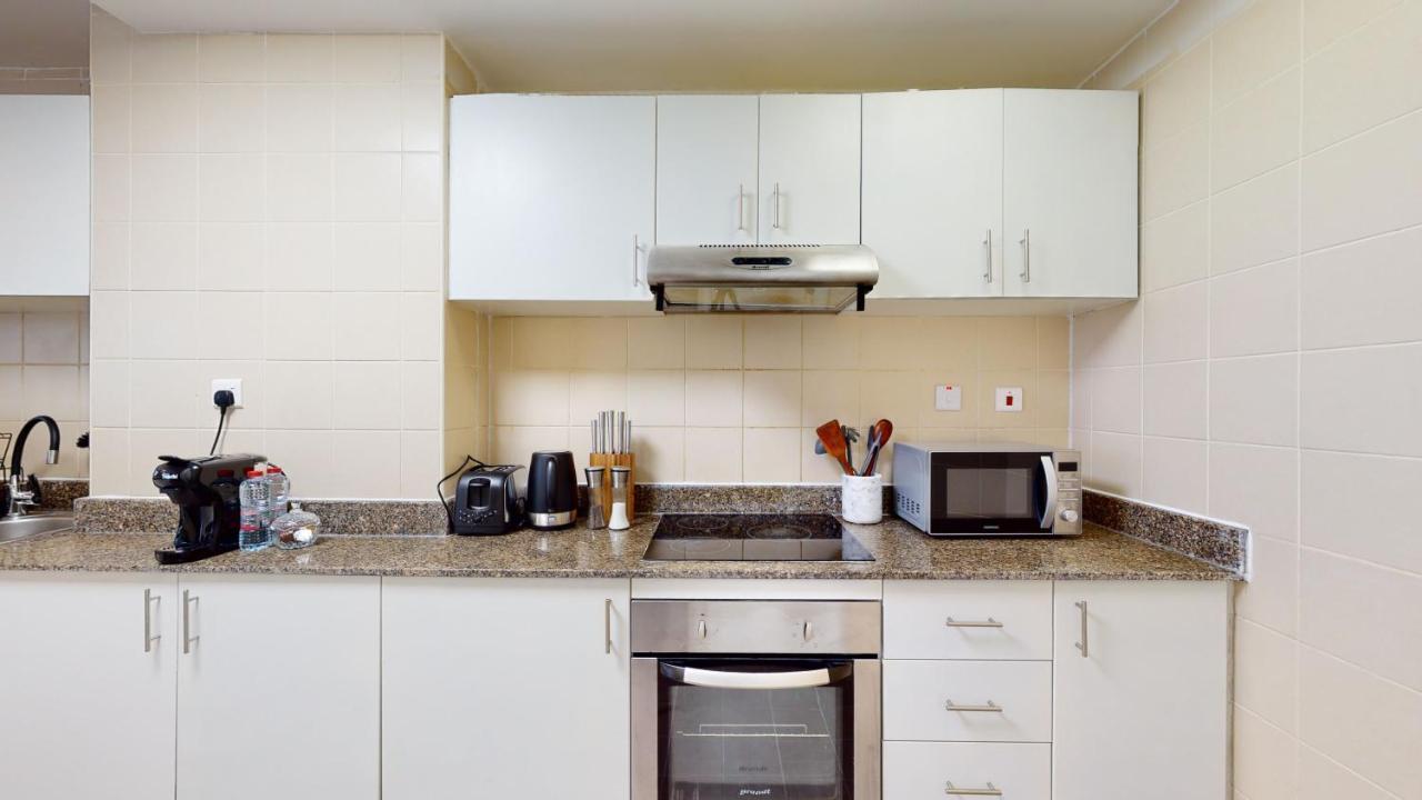 Tt48 Unique 2br, Sea View, Torch Tower Dubaï