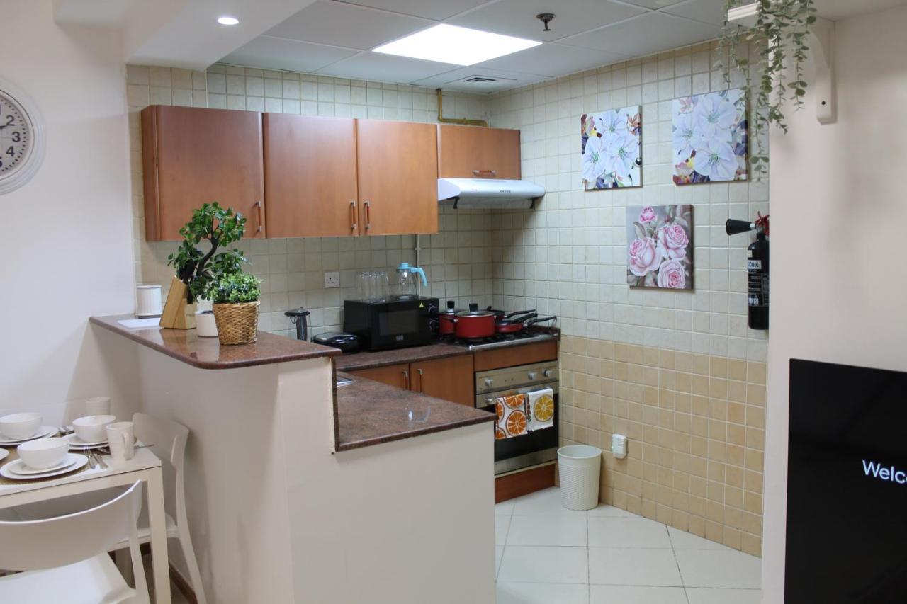 Apartemen Newly Furnished Cozy 1 Bedroom Close To Jbr And Metro *
