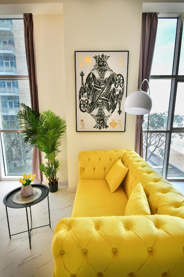 Scala Tower Chic With A Twist * Dubai