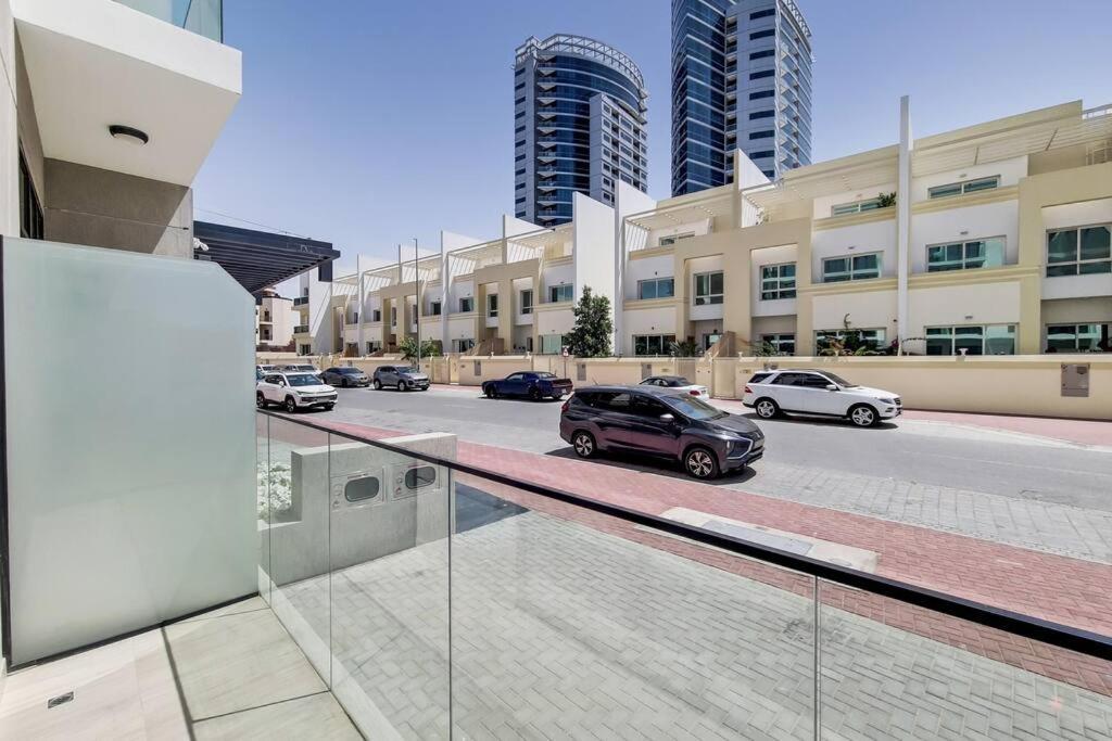 Stylish Brand New In Pantheon Elysee 2 In The Heart Of Jvc