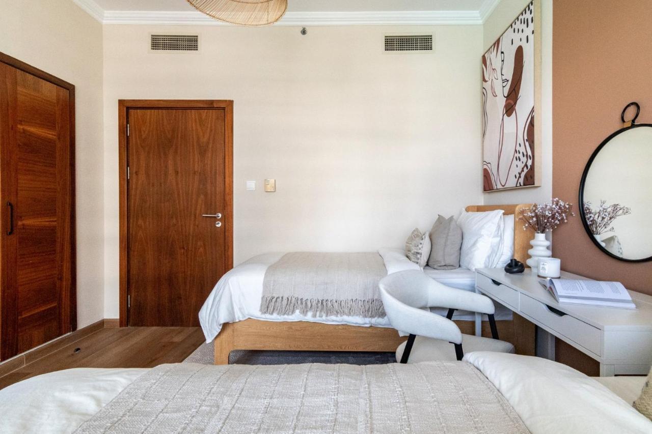 Luxurious Style 2br In Marina W/ Yacht View