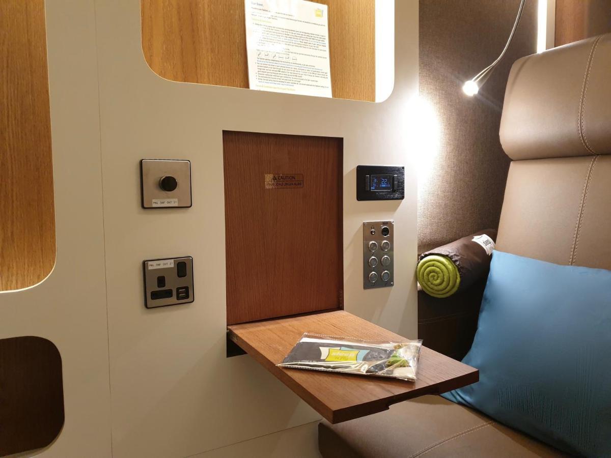 Sleep 'n Fly Sleep Lounge, B-gates Terminal 3 - Transit Only * Dubái