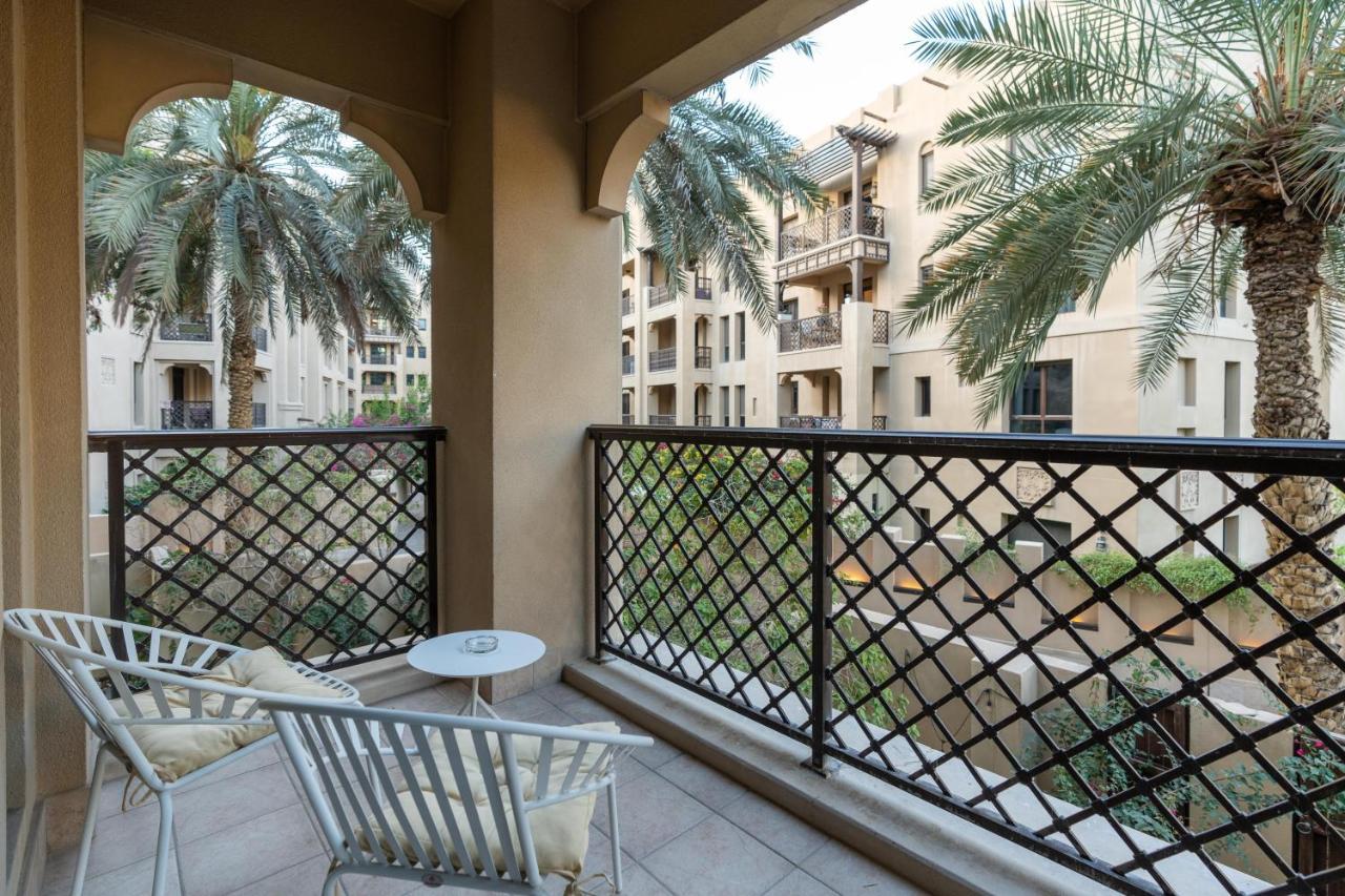 Burjside Rehan Retreat-1br Near Mall *