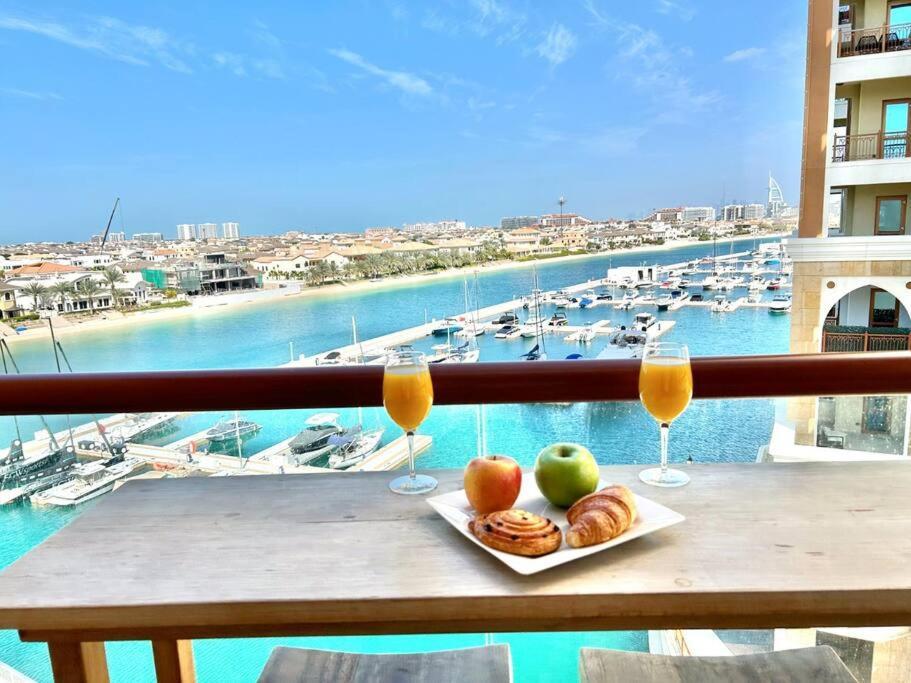 Gorgeous With Breath-taking Palm Views Lejlighed