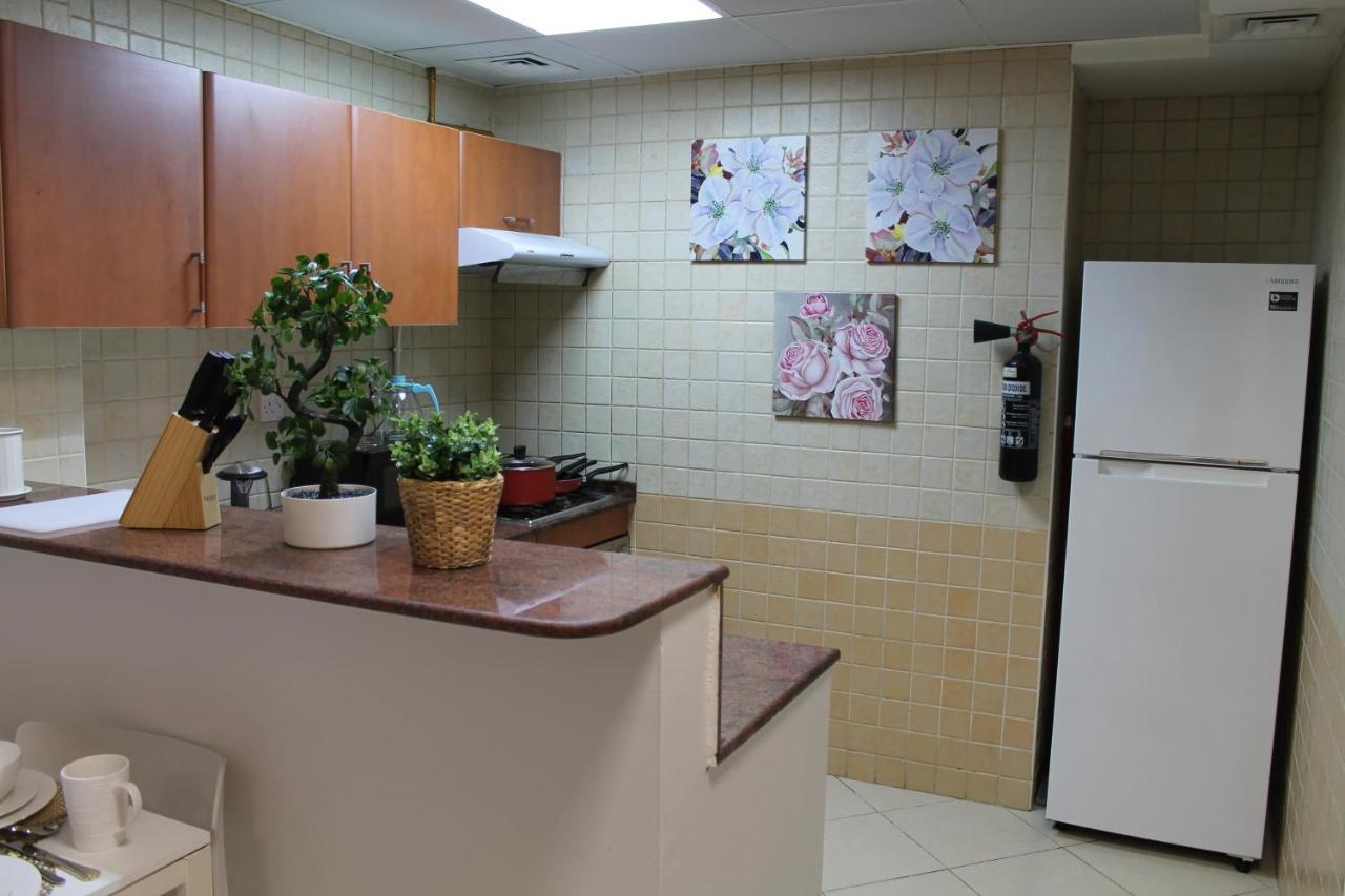 Apartemen Newly Furnished Cozy 1 Bedroom Close To Jbr And Metro *